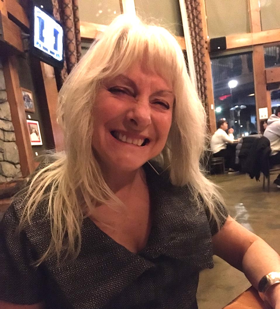 Susie Moloney head shot 2021 cropped